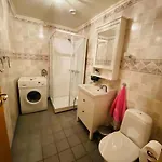 Apartment Hjemmekoselig I Underetasje Norem