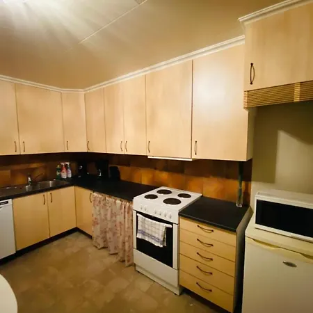 Apartment Hjemmekoselig I Underetasje *